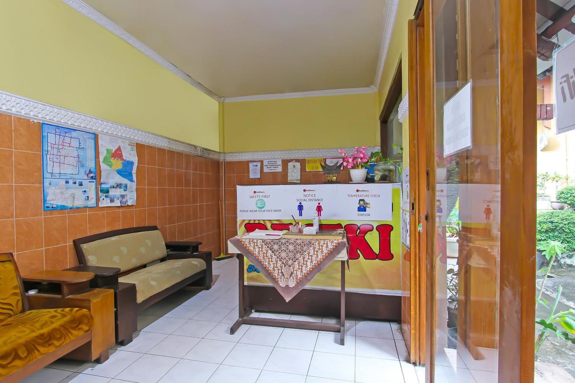 Spot On 91911 Rejeki Homestay Syariah Malioboro Jogjacarta Exterior foto