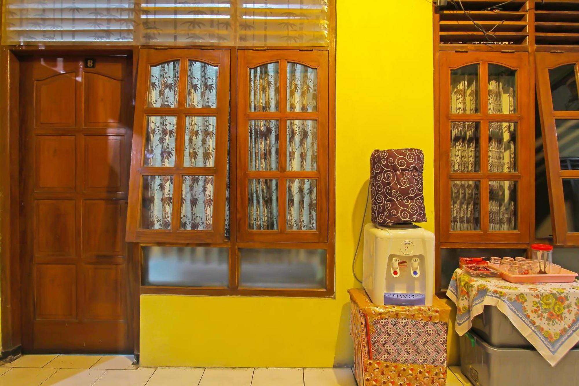 Spot On 91911 Rejeki Homestay Syariah Malioboro Jogjacarta Exterior foto