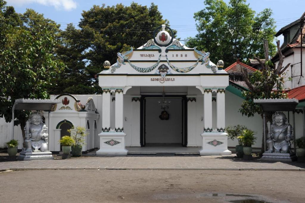 Spot On 91911 Rejeki Homestay Syariah Malioboro Jogjacarta Exterior foto